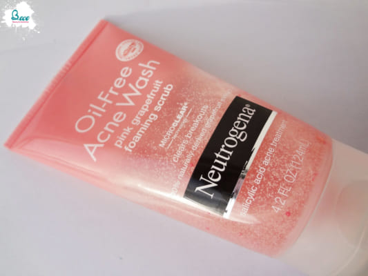 sua-rua-mat-tri-mun-neutrogena-oil-free-acne-wash-pink-grapefruit-foaming-scrub