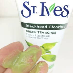 tay-te-bao-chet-tra-xanh-stives-green-tea-scrub-14