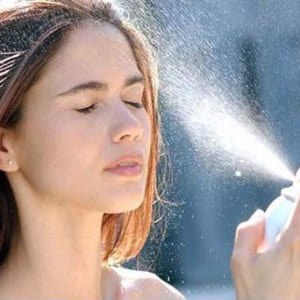 xit-khoang-avene-phap-300ml