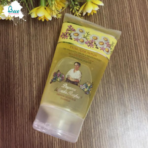 sữa rửa mặt bà già