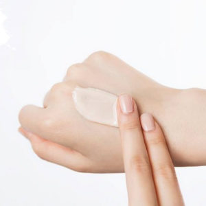 Kem Dưỡng Da Tinh Chất Trà Đen