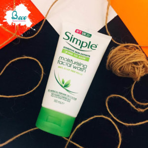 Sữa rửa mặt Simple 1
