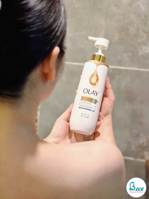 Sữa tắm dưỡng trắng Olay Nội Địa Trung Vitamin C + B3 500g